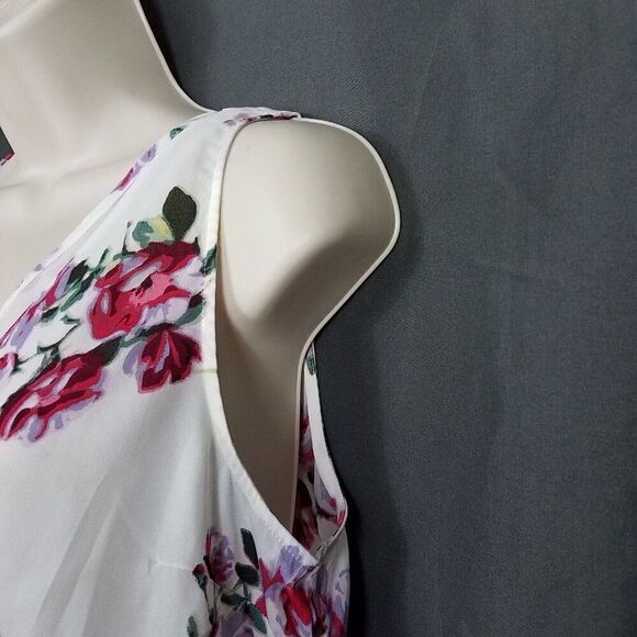 Maurices Medium V Neck White Floral Blouse Sleeveless Polyester Feminine Size M - Picture 5 of 11